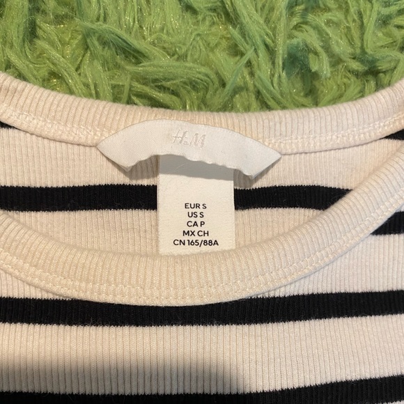H&M Ribbed Black and Cream Striped Cropped Tank Top - Picture 4 of 9